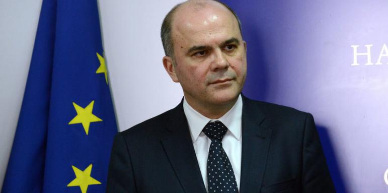 Филм на ВВС и болничните изяли главата на Петков